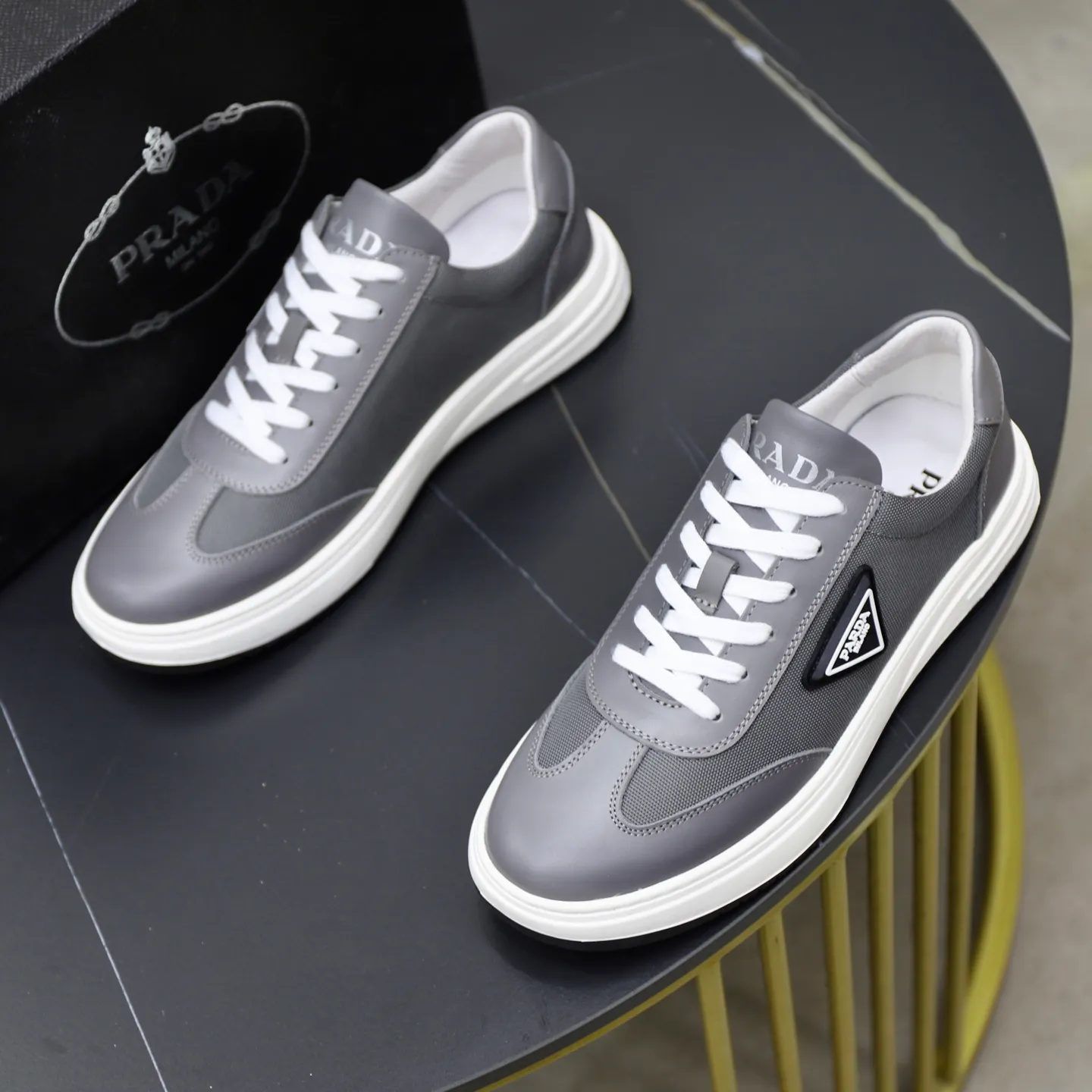 Ex-factory price: 420💰🙅‍♂️🙅‍♂️🙅‍♂️ Brand: PRADA Standard code: 38–44 (45 can be customized) Grade: Same as the official website Material: Original cowhide fabric Comfortable pigskin lining Lightweight wear-resistant outsole Style category: Men's fashionable casual shoes and boots Running sports shoes Distinguished luxury brand elements Top luxury Color: actual picture color